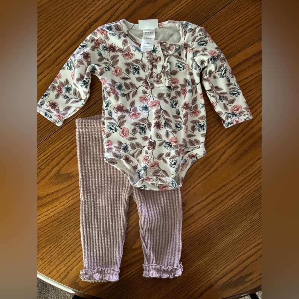 Nicole Miller outfit, only washed never worn 6/9 months